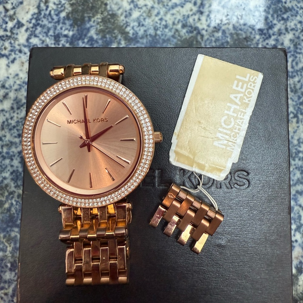 Michael Kors Women's Darci RoseGold Stainless Steel Bracelet EUC japan movement
